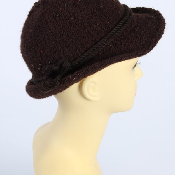 Vintage Knit Winter Hat With Stylish Belt