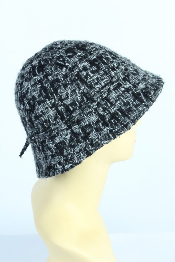 Vintage HM Fashion Womens Short Brim Knit Hat